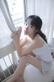他疯一样的撞着我
